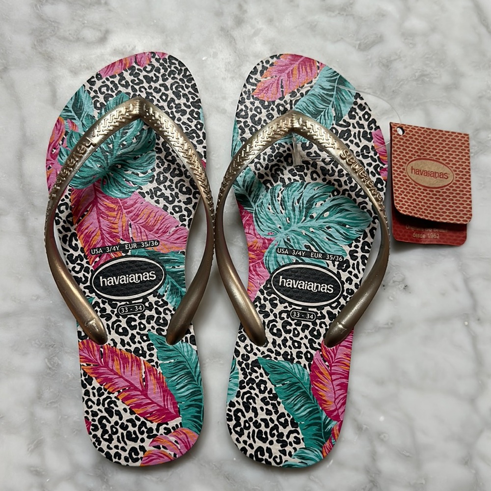 NWT Girls Havaianas Flip Flops size 3/4 Youth Leopard Floral